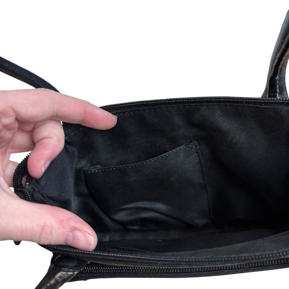 EUC Fossil Black Leather Shoulder Bag - Picture 13 of 16